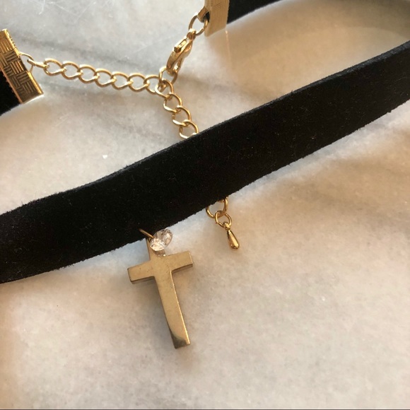 Cross Pendant Choker, NWOT - Picture 2 of 7